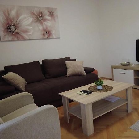 Apartment Dina Omiš Екстериор снимка