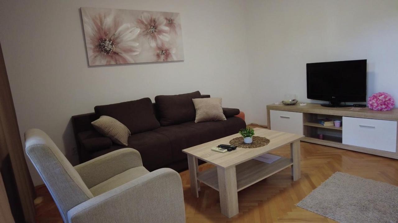 Apartment Dina Omiš Екстериор снимка