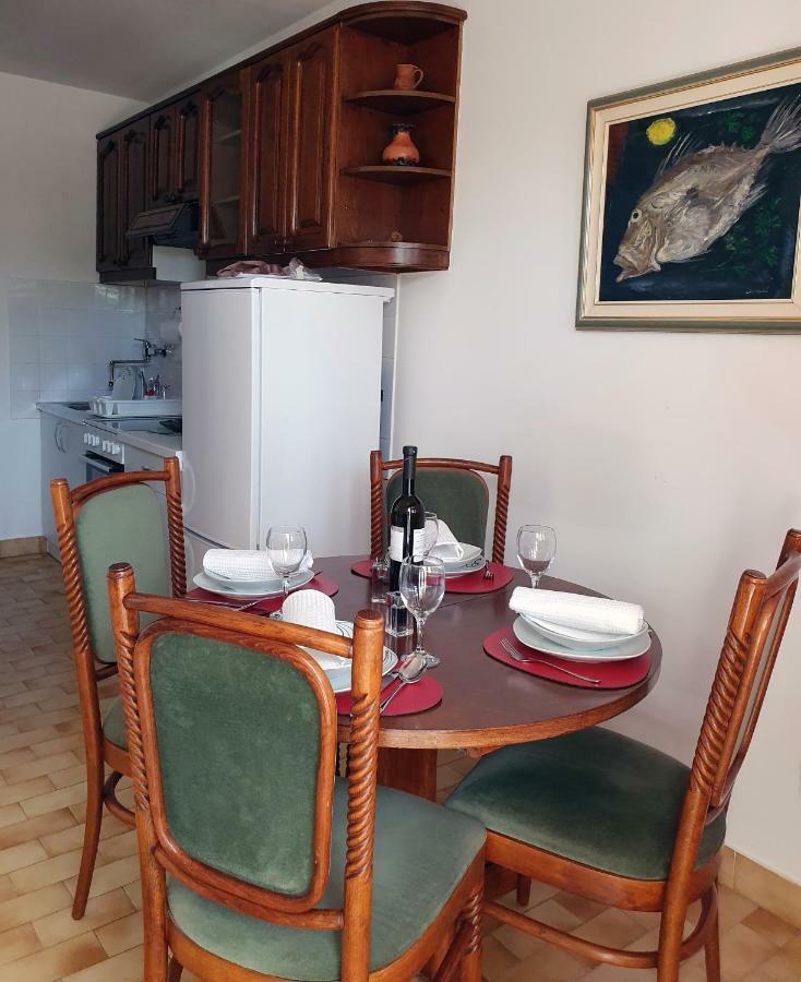 Apartment Dina Omiš Екстериор снимка