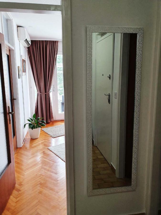 Apartment Dina Omiš Екстериор снимка