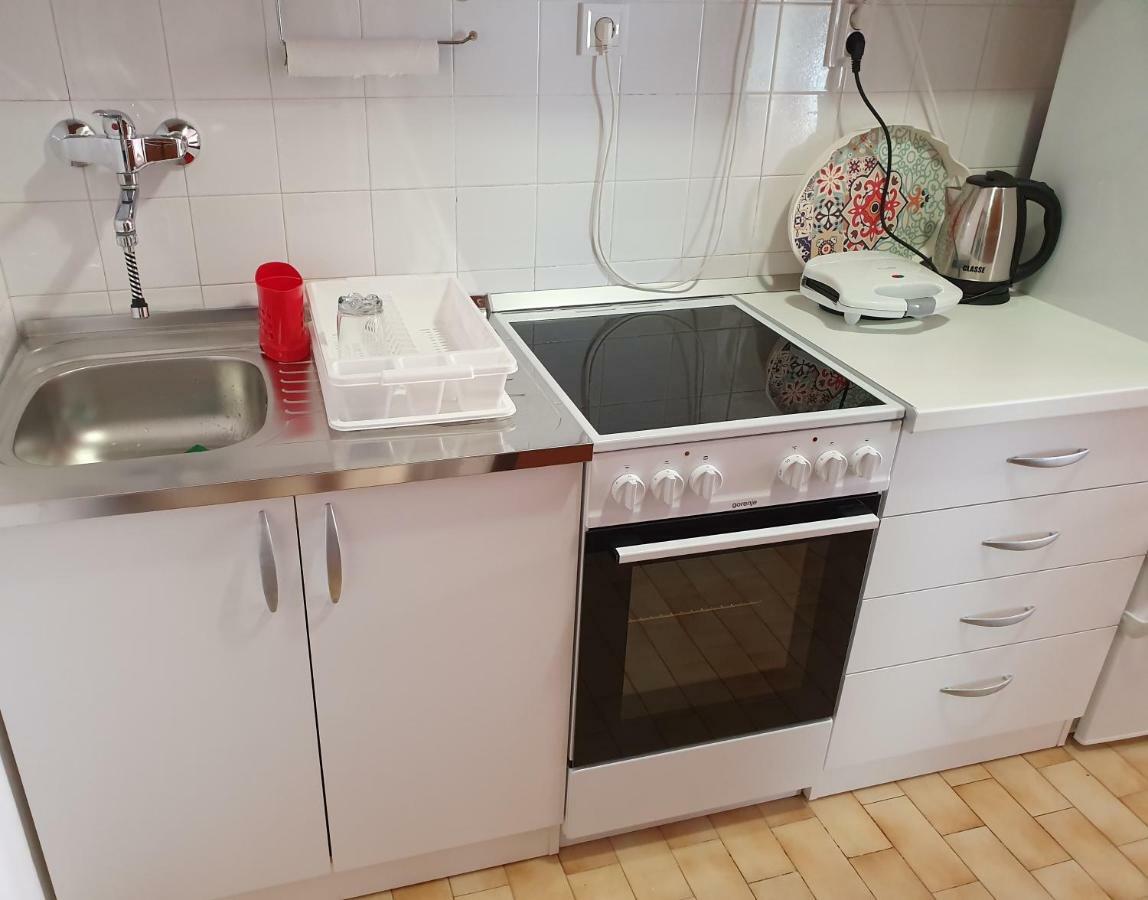 Apartment Dina Omiš Екстериор снимка